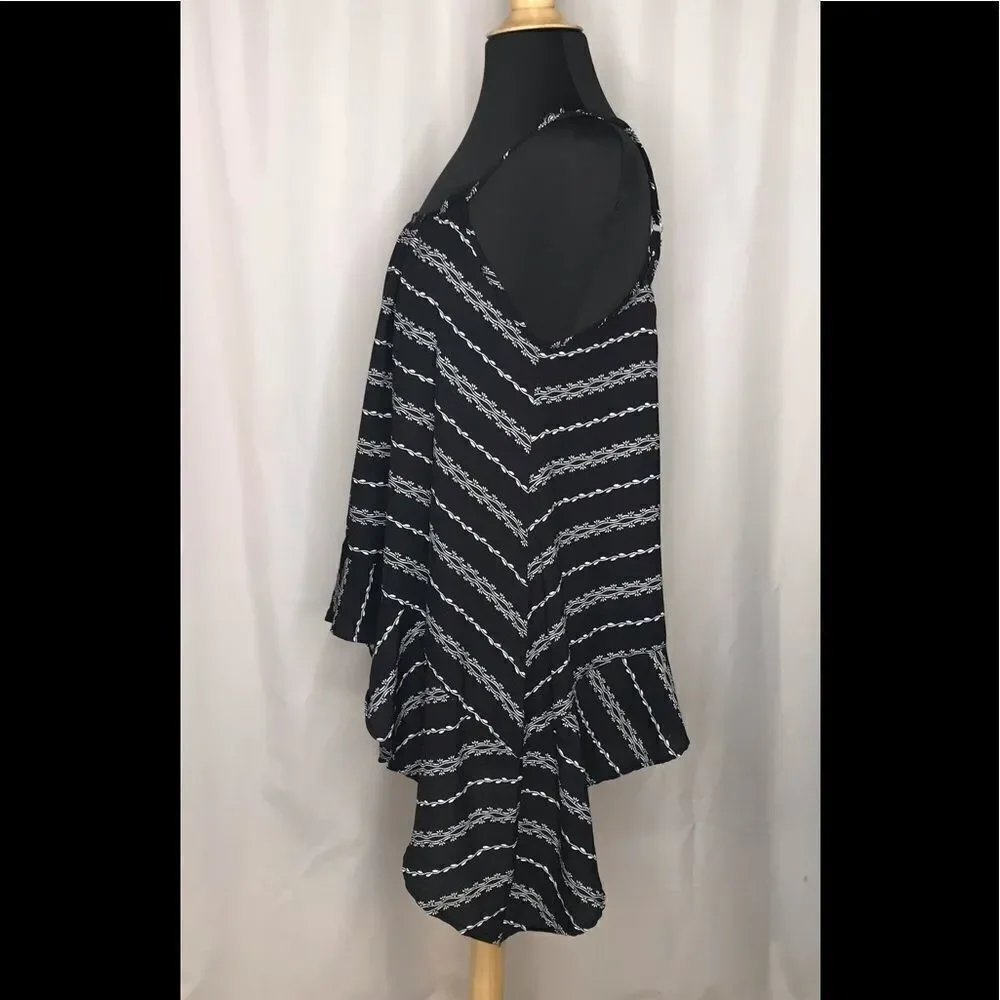 143 Story by Line Up Ruffle Shark Bite Tank Top S